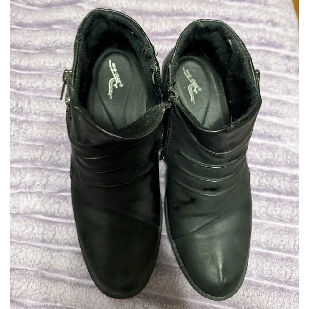 Easy Street Women's Black Ankle Bootie US 10 Round Toe Zip Solid Rubber Sole